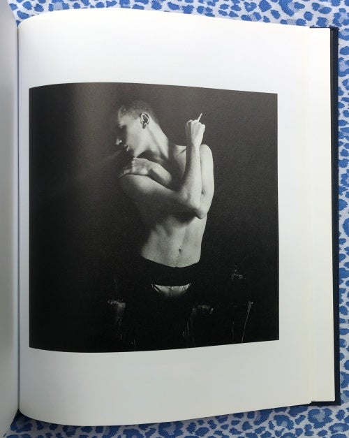 Out of the Shadows : Photographs New York City 1980-1992. Claudia Summers Marcus Leatherdale, Paul Bridgewater, Texts.