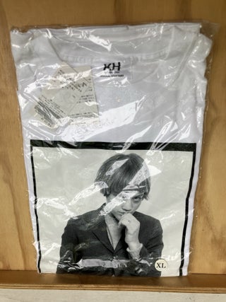 Chloe (1), White T-Shirt. Kevin Hatt.