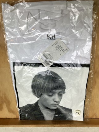 Chloe (3), White T-Shirt. Kevin Hatt.