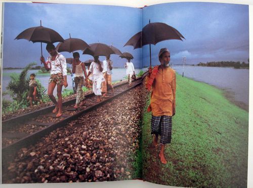 The Imperial Way. Paul Theroux Steve McCurry, Text.