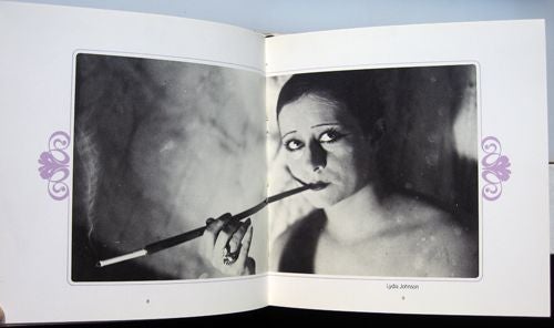 Les Femmes aux Cigarettes. Jacques-Henri Lartigue.