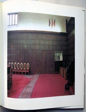 Raume / Spaces. Candida Hofer.